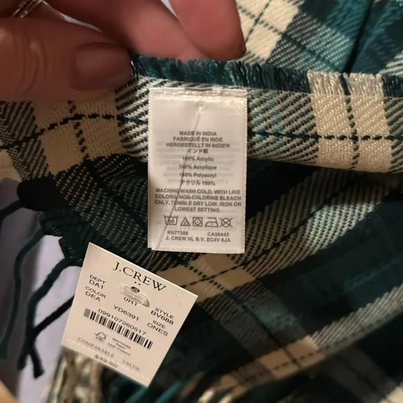 NIB J Crew Scarf Tartan Plaid Academic Green, Black, Cream - Picture 4 of 7